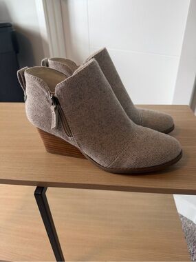 Toms wedge booties, women’s size 8.5 (US)   
Neutral Taupe Ankle Boots